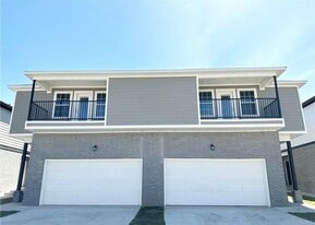 Building Photo - 1011 S Benchmark Ln