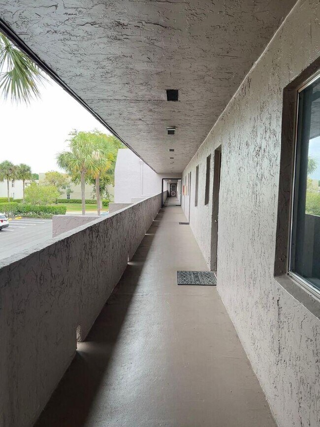 Building Photo - 2828 Casita Way