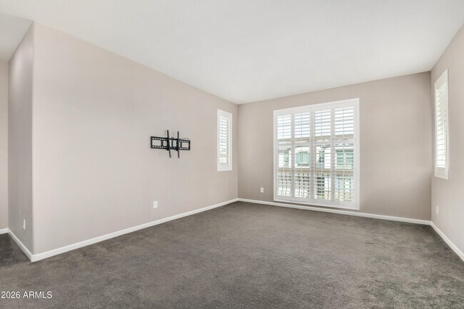 Building Photo - 1527 W Windhaven Ave