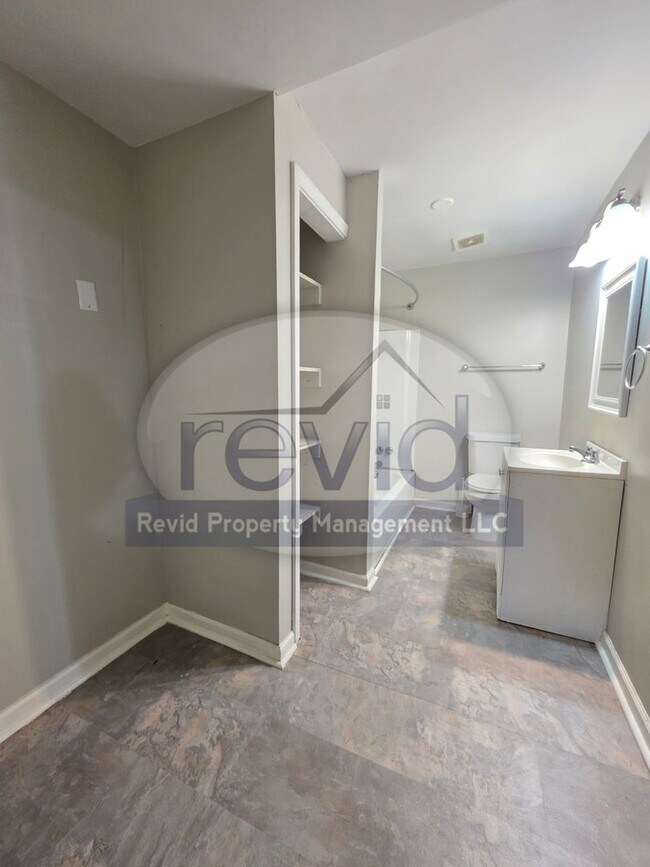 Building Photo - 3 Bedroom Home!!