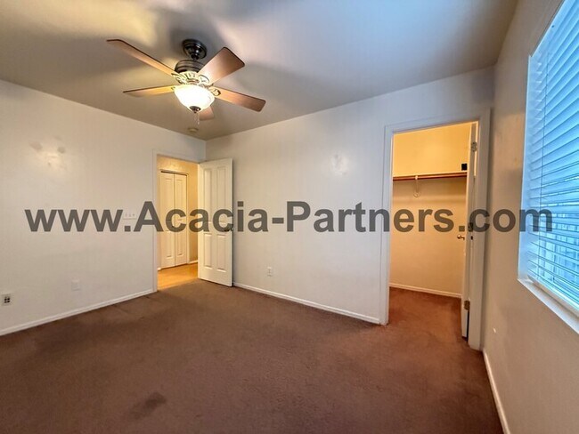 Building Photo - Beautiful 4-Bedroom Home in Rita Ranch ? H...