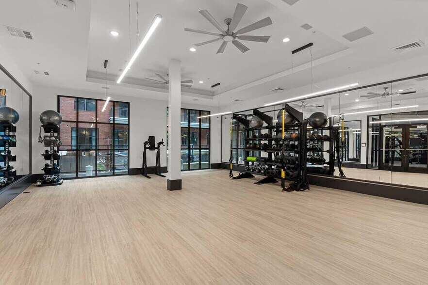 Building Photo - 3706 Goodwin Ave