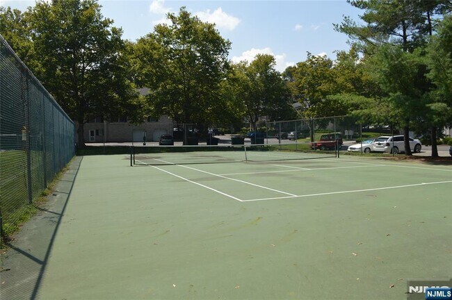 Building Photo - 252 Collignon Way