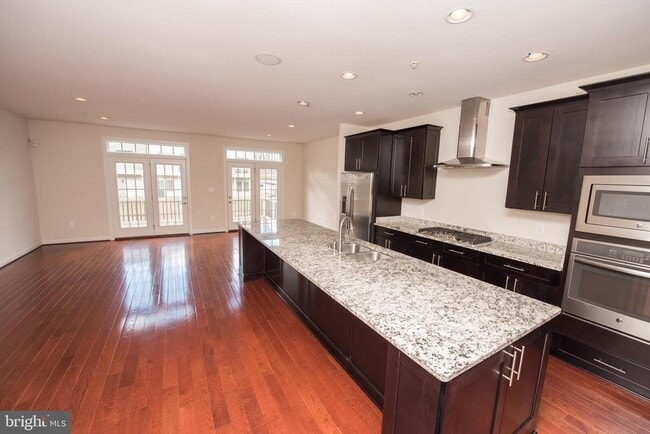 Building Photo - 7444 Burnside Way