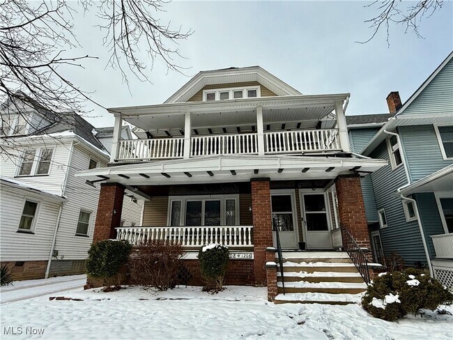 Building Photo - 1208 St Charles Ave