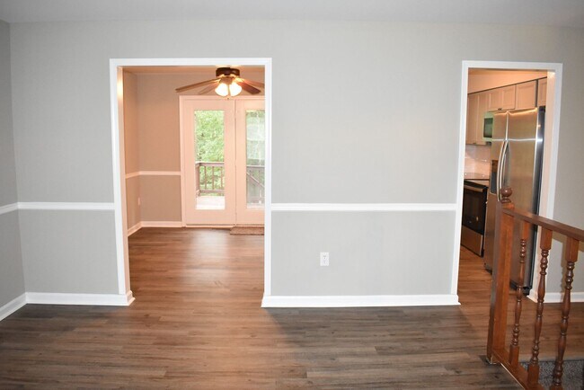 Building Photo - Great Split Foyer In Fredericksburg!