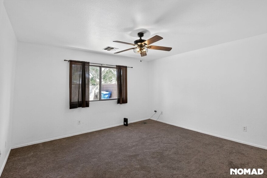 Building Photo - 5719 S 31st Dr