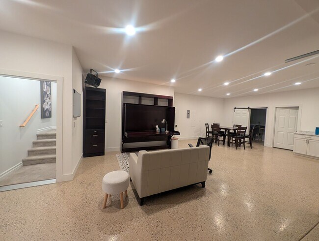 Building Photo - 2448 Le Clerc Rd S