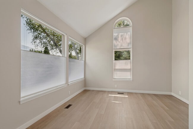 Building Photo - 11390 Mariposa Way