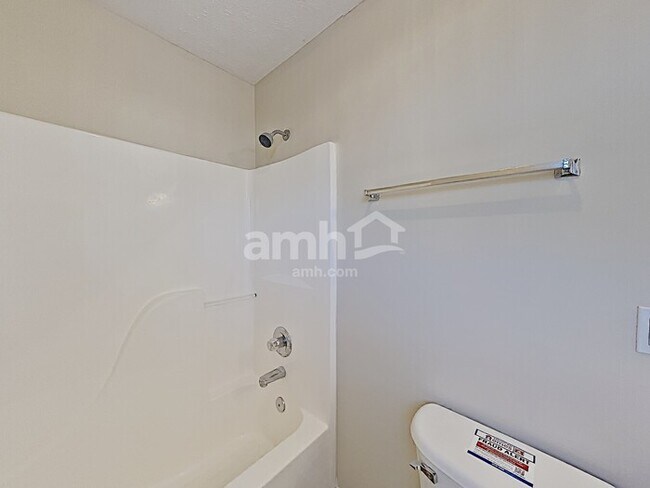 Building Photo - 118 Shady View Dr