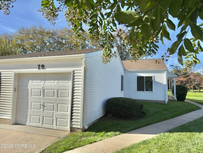 Building Photo - 79 Greenwood Dr