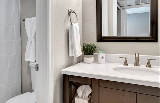 Building Photo - 8020 E Thomas Rd