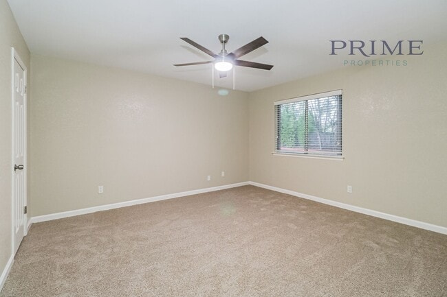 Building Photo - Beautiful two story Condo