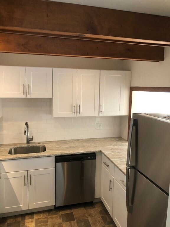 Building Photo - 65 Front St