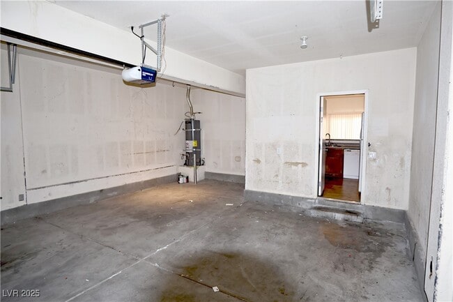 Building Photo - 6206 Standing Elm St