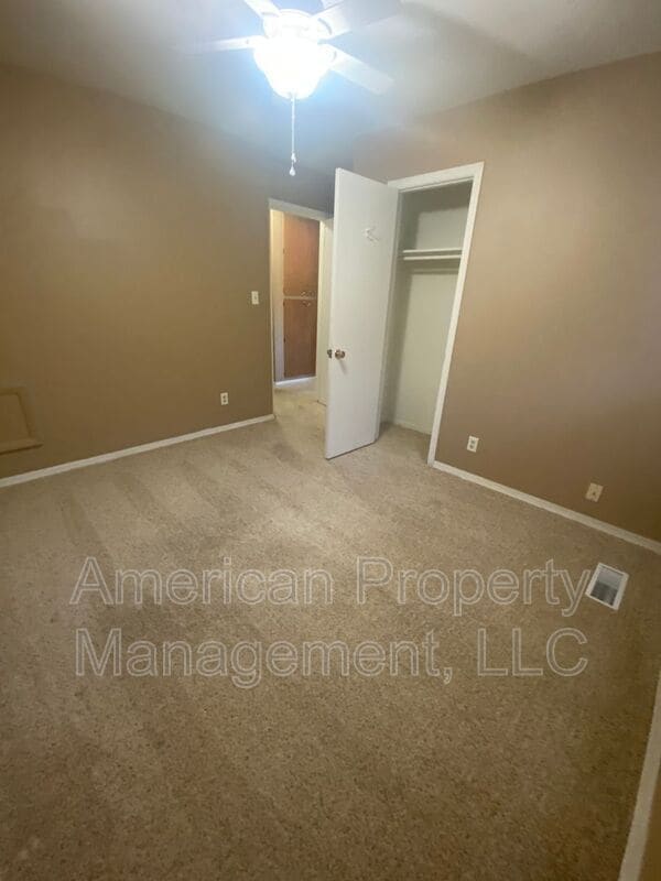 Building Photo - 2111 S Birmingham Ct