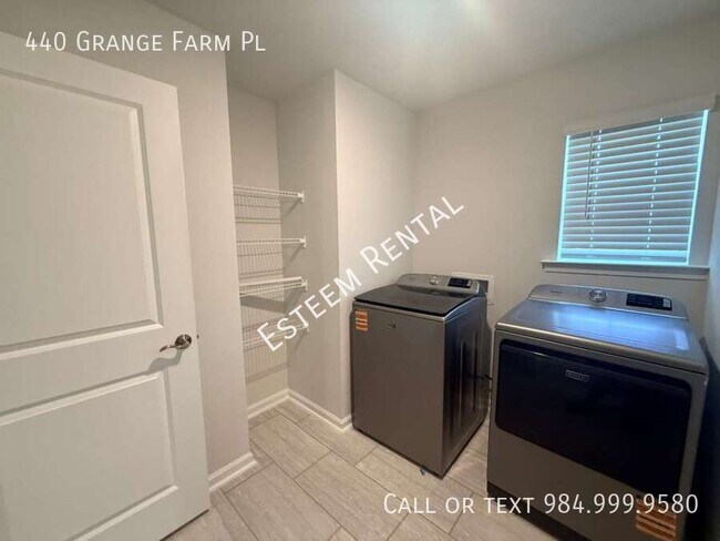 Building Photo - 440 Grange Farm Pl