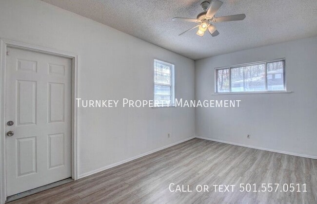 Building Photo - 20 S Wakefield Dr