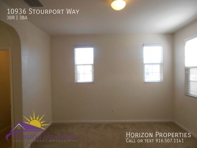 Building Photo - Modern Two-story 3 Bed 2.5 Bath 1,374 sqft...