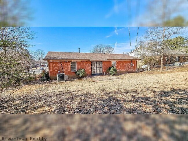 Building Photo - 2644 Courtney Dr