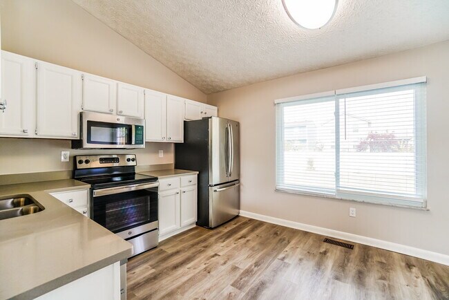 Building Photo - 968 Western Run Dr