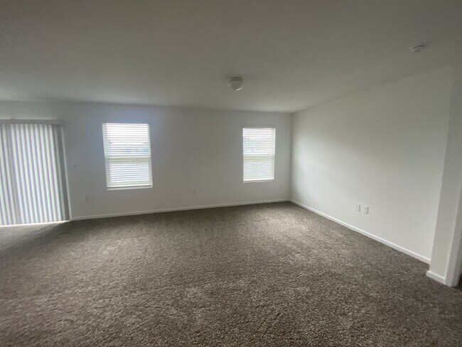 Building Photo - Beautiful 4-Bedroom Home in Cross Creek – Resort-Style Amenities & Convenient Clay County Location!