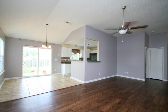 Building Photo - 105 Oakline Dr