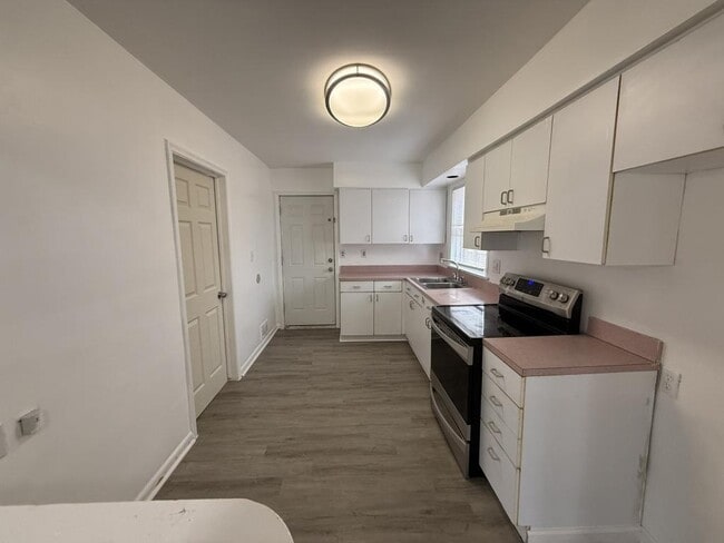 Building Photo - 3106 Shawnee Ave