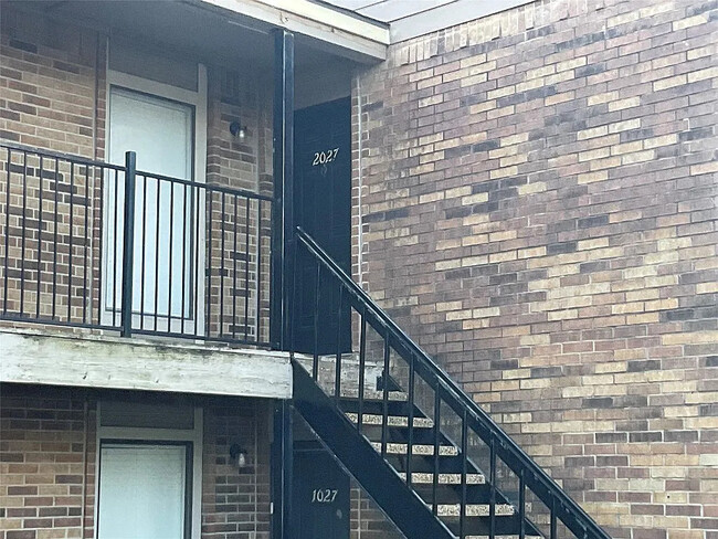 Building Photo - 8109 Skillman St