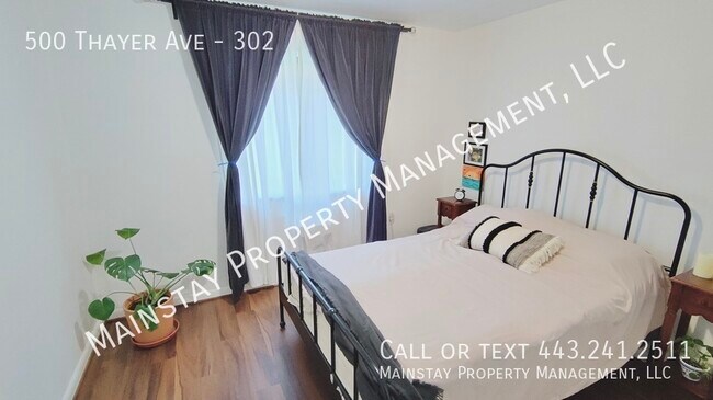 Building Photo - 500 Thayer Ave