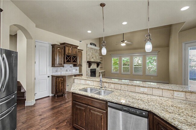 Building Photo - 6600 Willowridge Ln