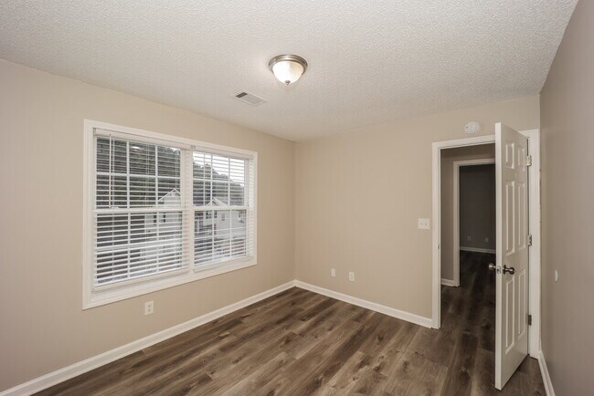 Building Photo - 8144 Green Garden Dr