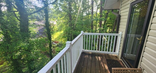 Building Photo - Fully furnished meticulously maintained upper condo