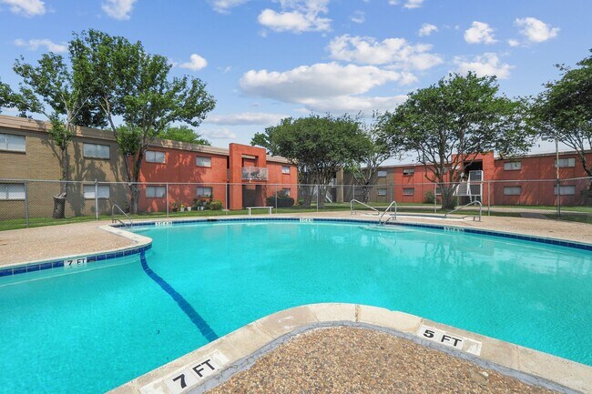 Building Photo - La Paloma Village Apartments