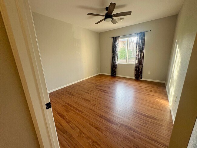 Building Photo - 9518 W San Juan Cir