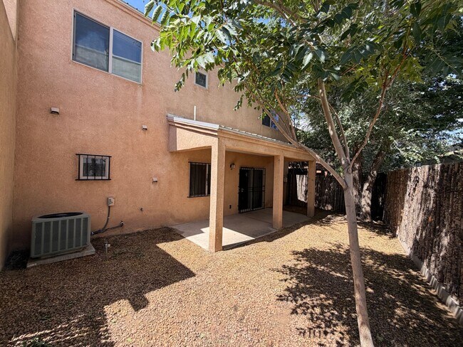 Building Photo - 605 Benicia Ln