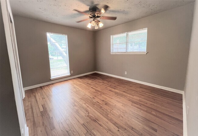 Building Photo - 1518 Johanna Dr