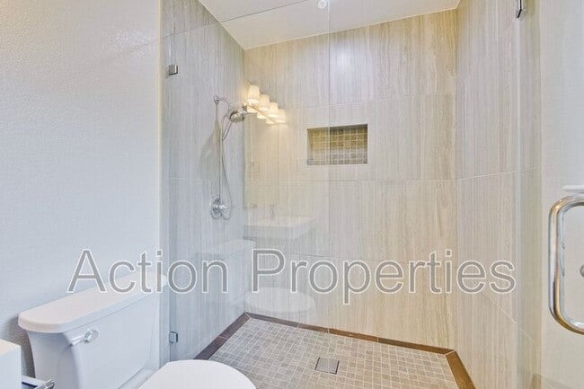 Building Photo - 1650 Goldfinch Way
