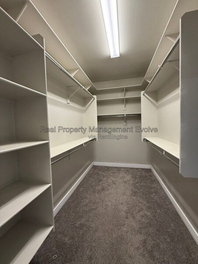 Building Photo - 5352 W Farmhand Dr