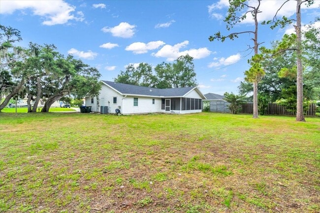 Building Photo - 5852 Brickell Dr