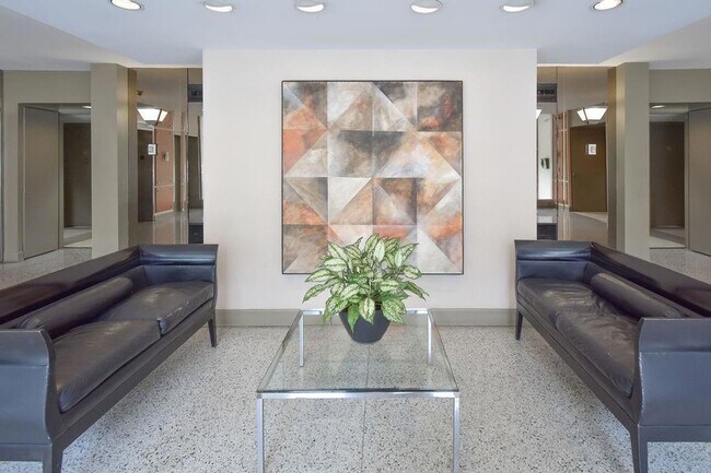Building Photo - 130 26th St NW