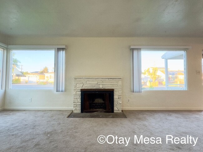 Building Photo - Charming 2-Bedroom Home with Expansive Outdoor Space