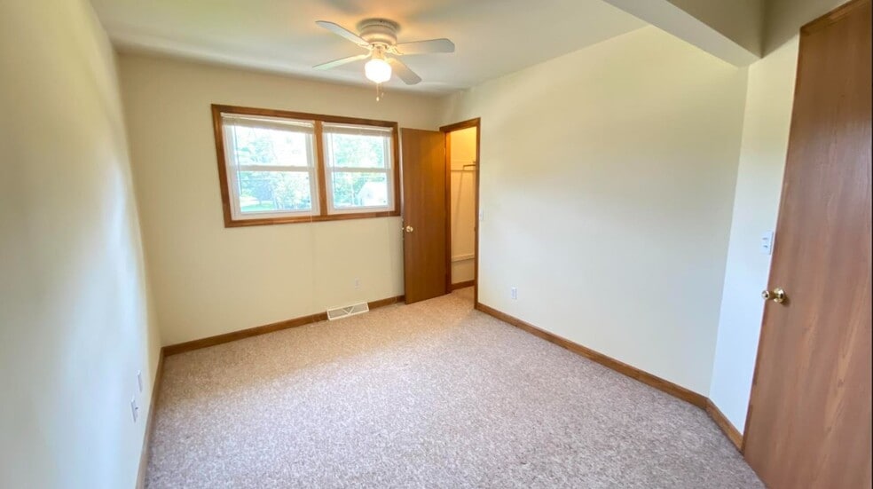 Building Photo - 604 Via Ponderosa