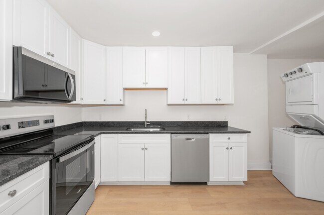 Building Photo - 112 N Market St