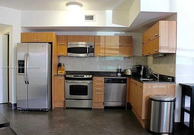 Primary Photo - 350 S Miami Ave