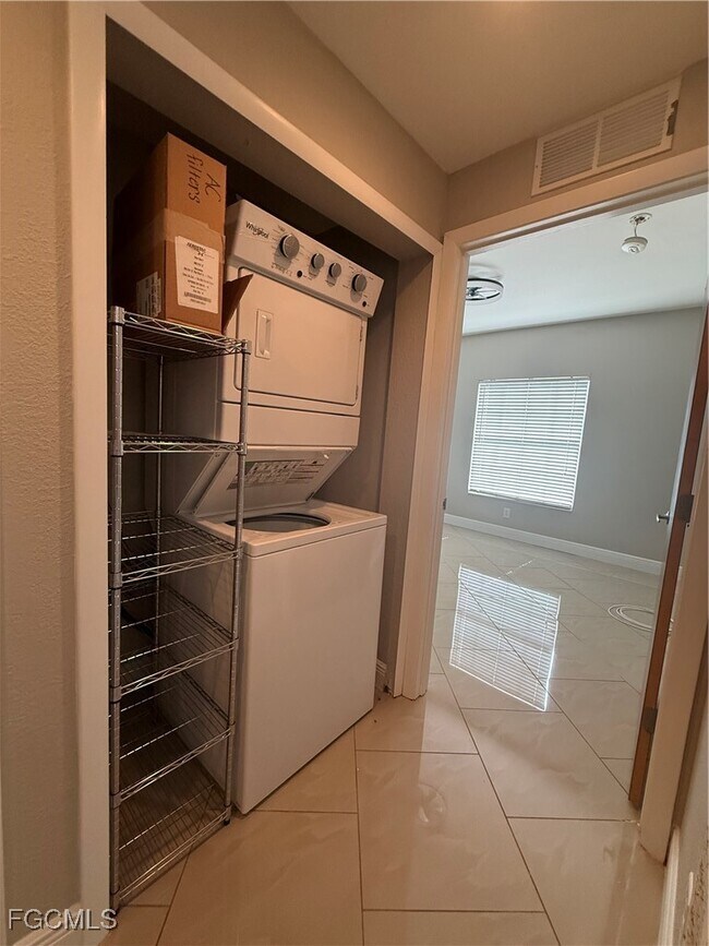 Building Photo - 8555 Bernwood Cove Loop