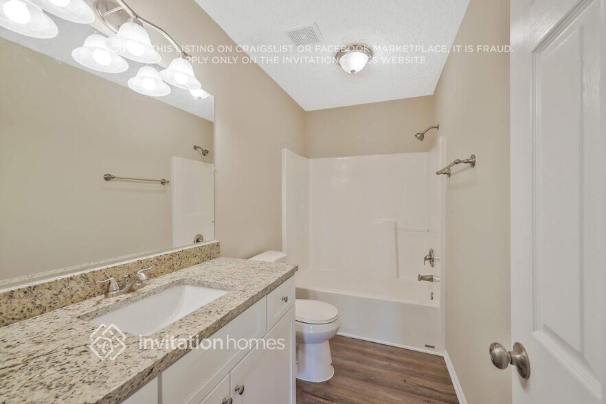 Building Photo - 2937 Riverbend Dr