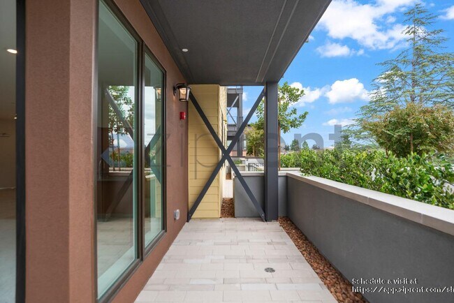 Building Photo - 308 Torrey Pine Terrace