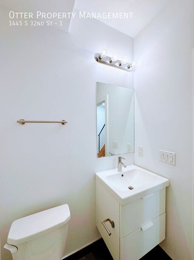 Building Photo - 1445 S 32nd St