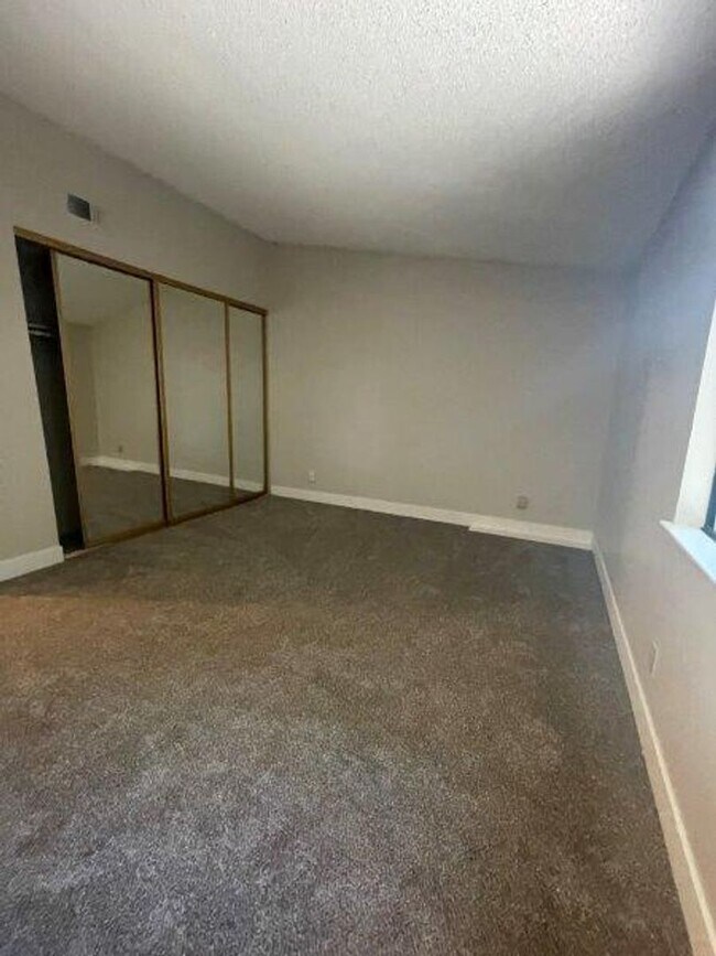 Building Photo - Fantastic 3 Bedroom in Natomas